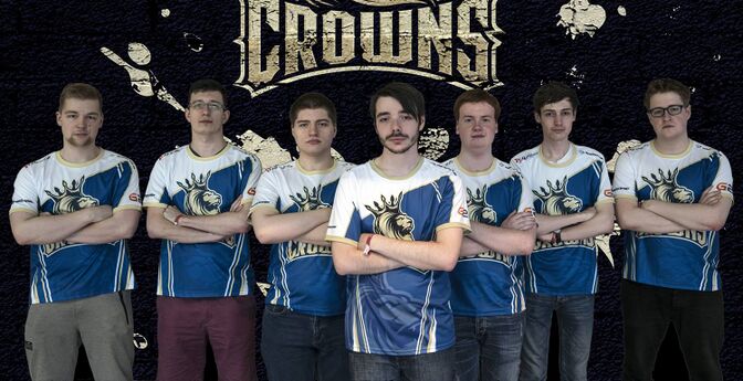 Crowns at Insomnia58. From left to right: Hafficool, Drackk, Raymon, kaidus, kaptain, Starkie, spudd