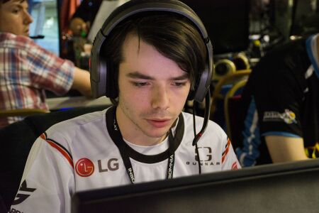 kaidus competing with Reason Gaming at Insomnia55.
